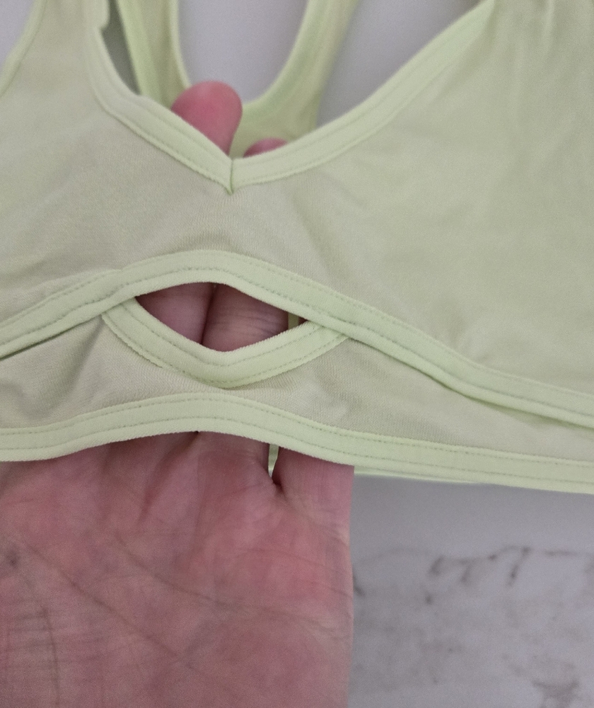 NWT The Renna Seamless Keyhole Racerback Bra - Picture 3 of 6